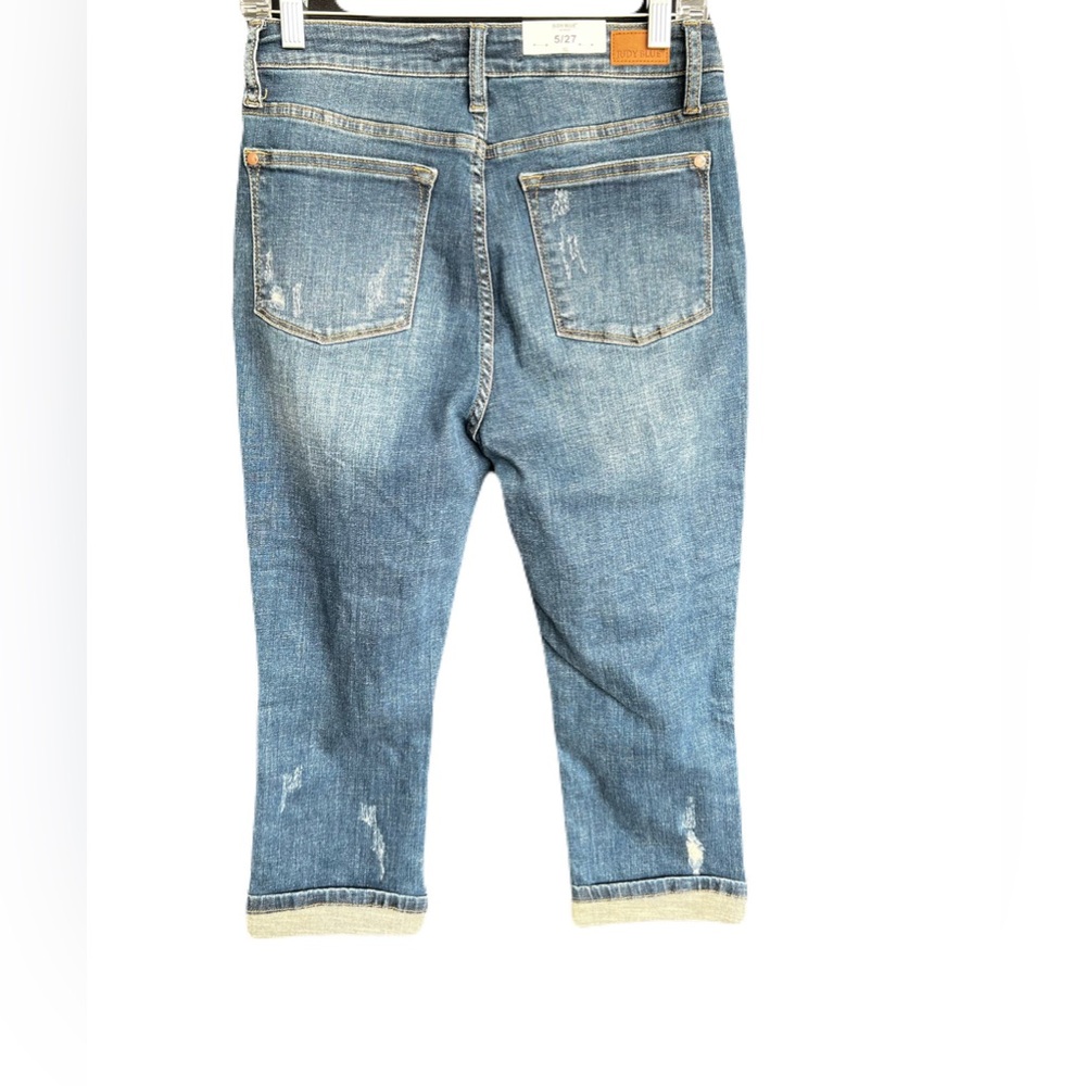 π π NWT Judy Blue Distressed Capri Fit Jeans | Size 5/27 - Picture 2 of 13
